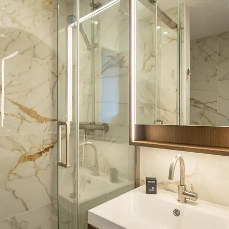 Appartement Le Semiramis 2 L Moderne L Shellter-rentals Saint-Tropez